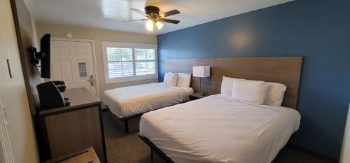 Downtown Hotel | Beachwalker Inn & Suites