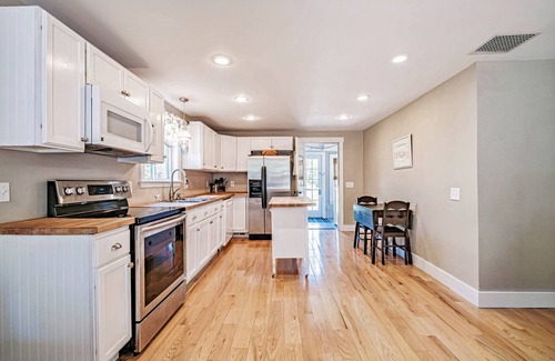 Pine Point House | Beachwood Cottage at Pine Point