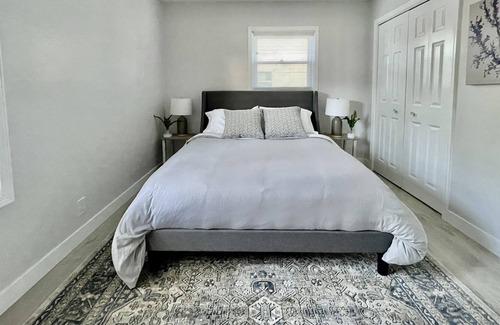 Beachwood-Bluffton Cottage | Beachwood Cottage - New remodel walk or bike to Lake MI!