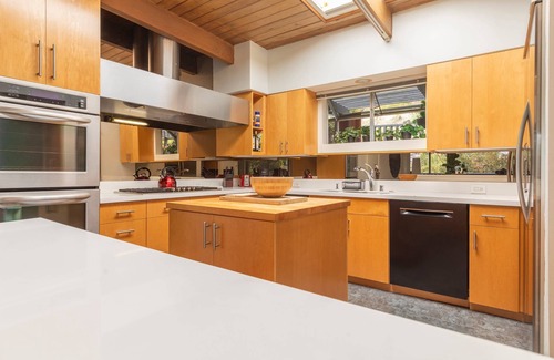Hollywoodland Apartment | Beachwood Drive by onefinestay