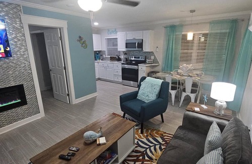 Caloosahatchee Apartment | Beachy 1-Bedroom Getaway in Cape Coral – 20 Mins to Sanibel & Fort Myers Beach!