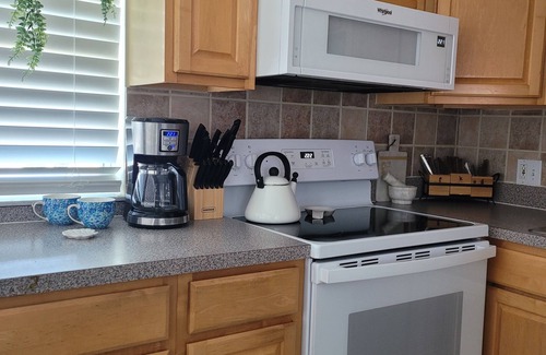 Port Canaveral Condo | Beachy 1 bedroom across the street from the beautiful beaches of Cape Canaveral,