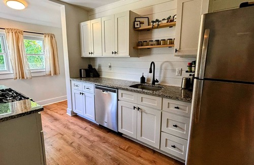 Lake Como House | Beachy 2-Bedroom House in Belmar with outdoor space!