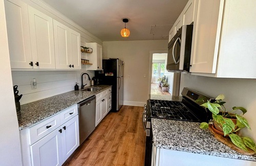 Lake Como House | Beachy 2-Bedroom House in Belmar with outdoor space!