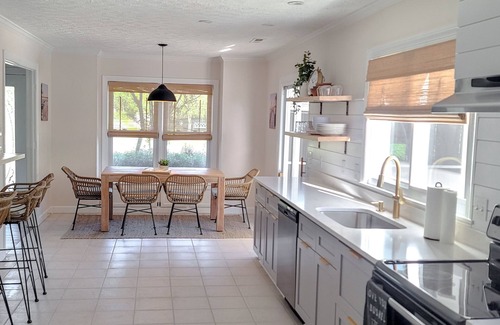 Myrtle Grove House | Beachy Boho with a Pool and 2 Living Spaces