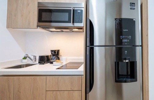 Downtown Apartment | Beachy Chic Stay, Rooftop Pool Onsite, Near 5th Av