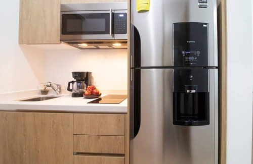 Downtown Apartment | Beachy Chic Stay, Rooftop Pool Onsite, Near 5th Av