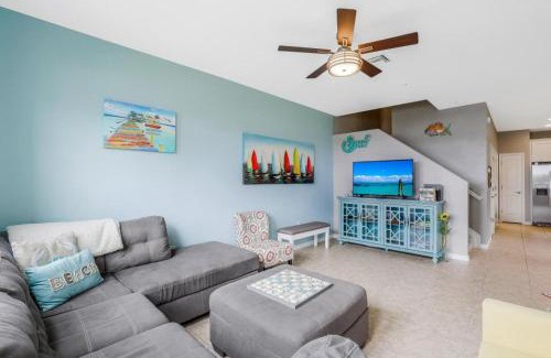 Naples House | Beachy condo in Artesia with pool, gym and pickleball
