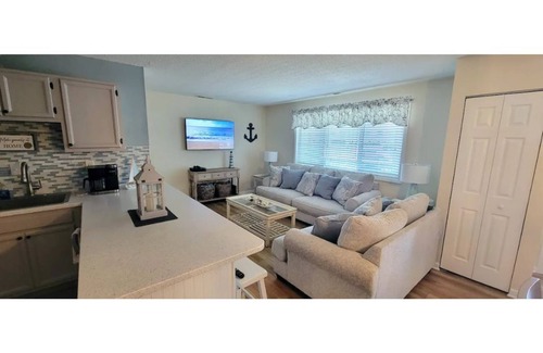 Ocean City Condo | Beachy Condo with short walk to the sand 🏖️