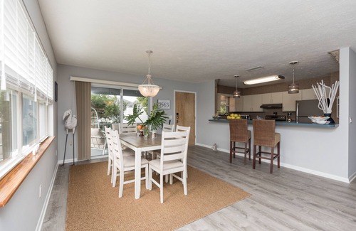 Coquina Gables Apartment | Beachy Getaway–Cozy, Clean & Equipped w/All Essentials! Relax, Enjoy & Refresh!