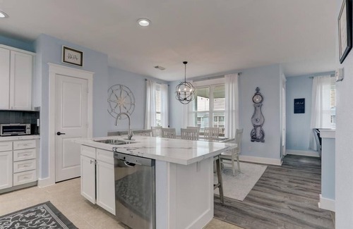 Galveston Cottage | Beachy Keen-New Ocean Side Cottage- Now Pet Friendly!