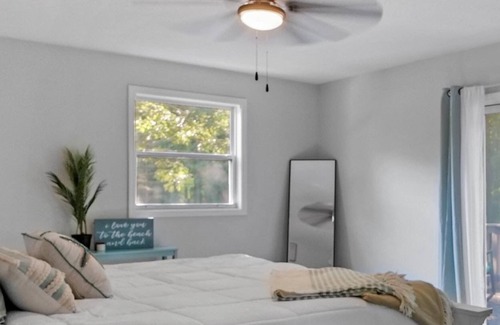Beachwood-Bluffton Cottage | *Beachy N Peachy* Walk to Pere Marquette Beach!