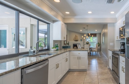 South Sarasota House | BEACHY PARADISE close to Siesta Key!