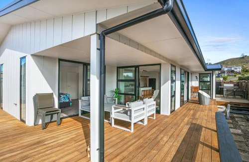 Waihi Beach House | Beachy Serenity - Waihi Beach Holiday Home
