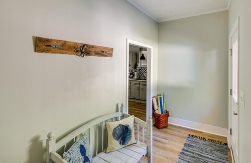 Wilmington House | Beachy Wilmington Home 6 Mi to Riverwalk and Dtwn!