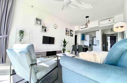 George Town Apartment | Beacon Executive Suites #Elegant #SkyPool #Georgetown #4pax #2BR 2bath #1Queen 2Single #Quality well maintained #Private superhost