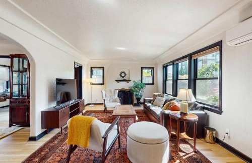 North Beacon Hill House | Beacon Hill Overlook