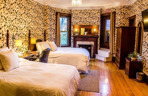 Longwood House | Beacon Inn 1087