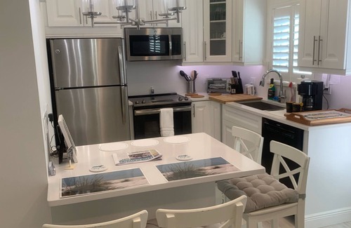 Anna Maria House | Bean Point Beach Cottage -North End of Island beautiful white sand and sunsets!