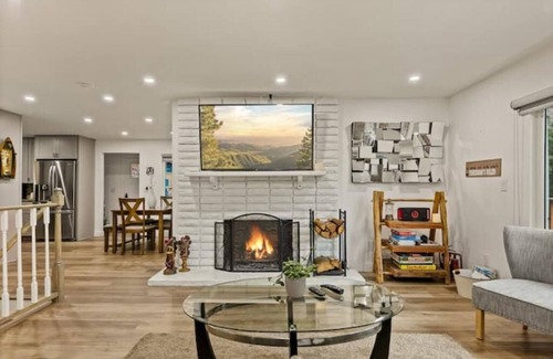 Twin Peaks Cabin | Bear Cabin Spacious Recently Renovated