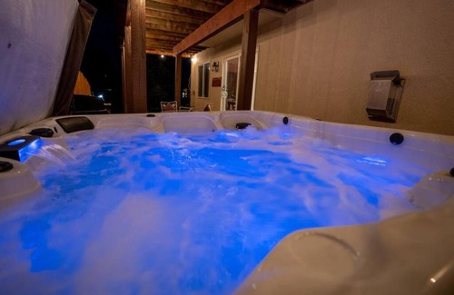 Colorado Springs House | Bear Creek Lodge - Spa - Fire Table - 3min to Trails