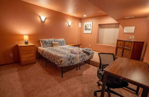 Colorado Springs House | Bear Creek Lodge - Spa - Fire Table - 3min to Trails