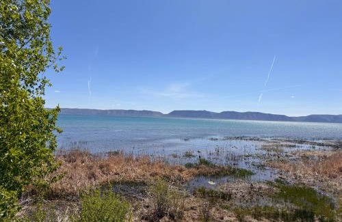 Garden City House | Bear Foot Beach House-Beautiful Views on the Lake
