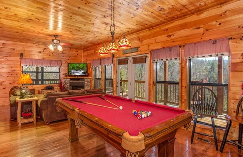 Gatlinburg - Pigeon Forge House | Bear Hunter