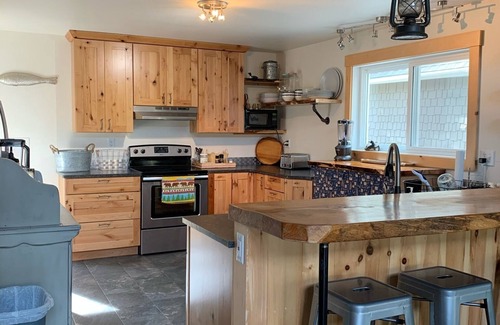 Meredith House | Bear Island Paradise, Lake Winnipesaukee - access by boat only