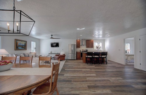 Dingle House | Bear Lake Fox Farm Guest House