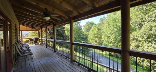 Caryville House | Bear Moon Lodge
