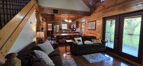 Caryville House | Bear Moon Lodge