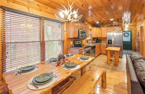 Hemlock Hills Cabin | Bear Path Lodge - Hot Tub, Fireplace, Game Room, Minutes to downtown Gatlinburg