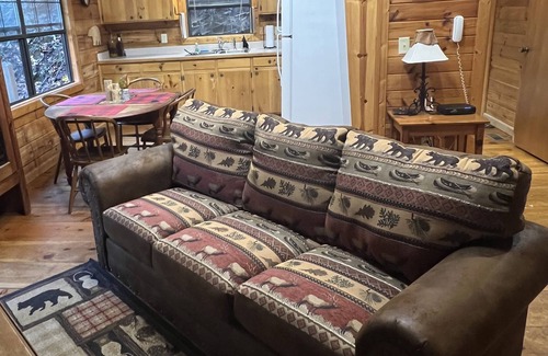Cherry Log Cabin | Bear Pause,Babbling Creek,HotTub, FirePit, Hammock, NewFurnishing & Pet Friendly