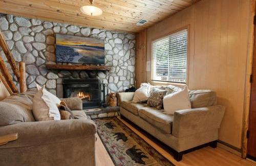 Big Bear Lake House | Bear Pause -Walk to lake and Alpine Slides! Beautiful knotty pine interior!