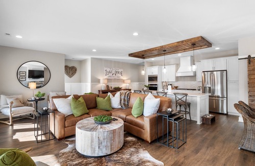 Crane Hill House | Bear Pen Branch: 4 BR, 3.5 BA in Crane Hill, Sleeps 8
