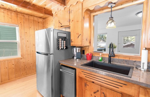 Big Bear City Cabin | Bear's Booth - Fireplace, Fenced Yard, Pet Friendly, Deck, Barbecue