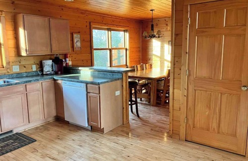 Land O Lakes House | Bear's Den Summary: W