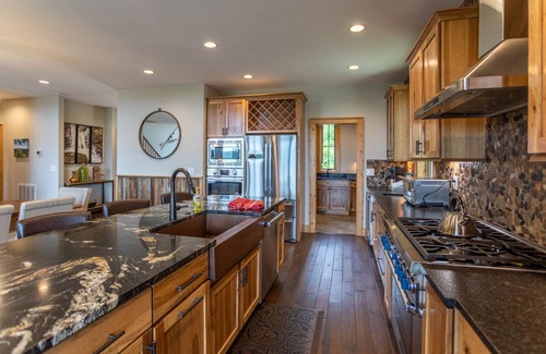 Banner Elk House | Bear Tracks- Eagles Nest amenities, Hot Tub, Fire Pit, amazing views