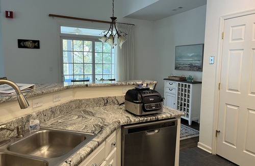 Ocean View Condo | Bear Trap Dunes condo with pools, hot tub, WiFi, central A/C, & washer/dryer