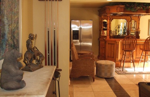 Dahlonega Cottage | 'BEARADISE CHALET' UNIQUE Secluded Retreat Estate (WHO'LD GUESS IT'S IN TOWN?)