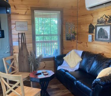 Campton House | Bearadise in the Red, Wifi, Hot Tub
