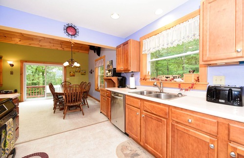 Eidelweiss Village House | Bearadise Lodge - Close to Beaches & Skiing, Minutes from N. Conway, NH