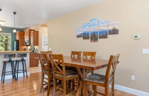 Mount Shasta House | Bearadise Lodge - Mount Shasta - Now with Air Conditioning!