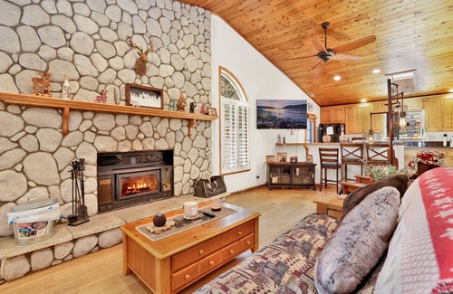 Big Bear City Cabin | Beardise #2329
