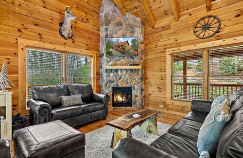 Sweetbriar Farms Cabin | Bearfoot Escape, Hot Tub, Mountain Views, Private!