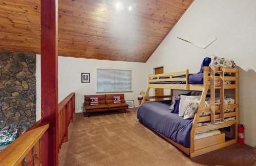 Sierra Cedars House | Bearfoot Getaway