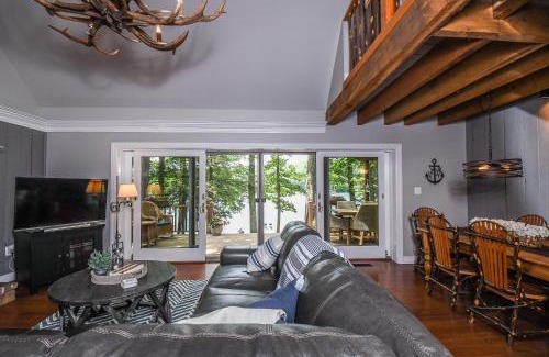 Oakland House | Bearfoot Lodge