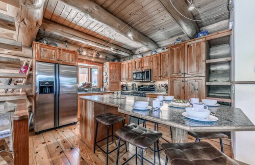 Ruidoso Apartment | Bearfoot Lodge