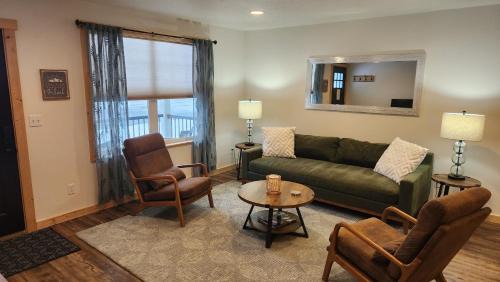 Whitefish Hotel | Beargrass Lodging & RV Resort
